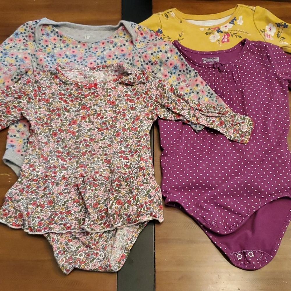 Long sleeves onesie bundle 12-18mo